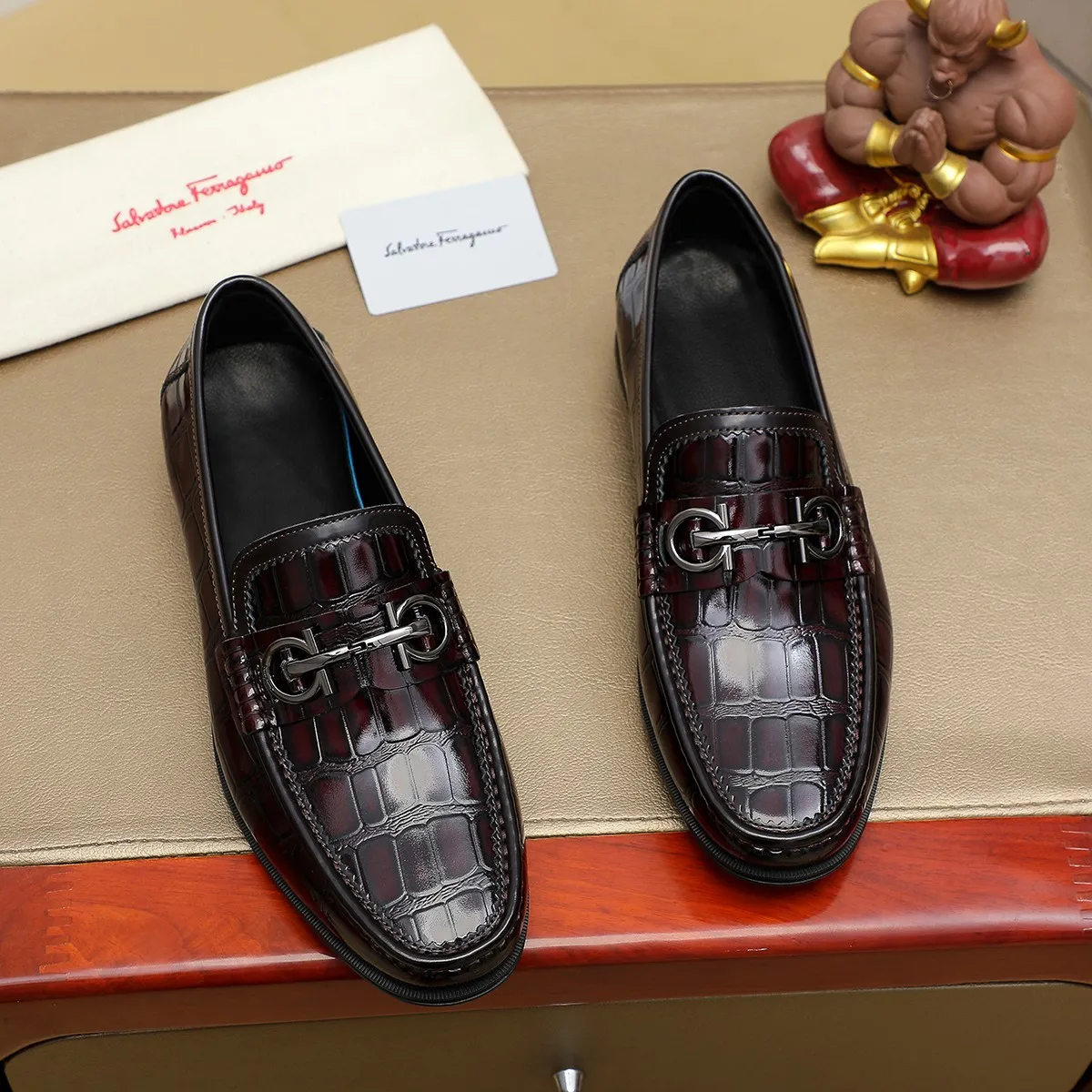 Men's shoes 250 🕷🕷🐂【Ferragamo】Ferragamo Popular fashionable casual shoes🇨🇳Official website counter 1:1 production, original mold opening💯Good quality can be seen, imported high-end first-layer pebbled calfskin, water-dyed🐂leather lining🌿very clear texture, high-quality waterproof, non-slip and wear-resistant outsole🎋high quality and low price, truly handmade🍓, color optional! Code number 38-44 (45. To be customized)